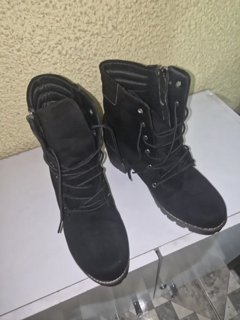 Botines negros de mujer con cierre lateral - 1