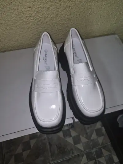 Zapatos de vestir blancos para mujer Boutei - miniatura 1