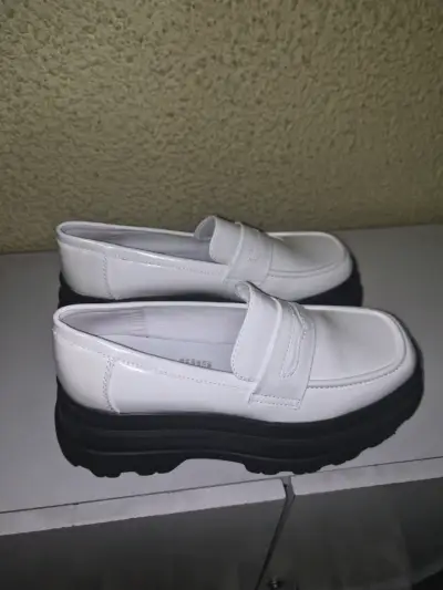 Zapatos de vestir blancos para mujer Boutei - miniatura 2