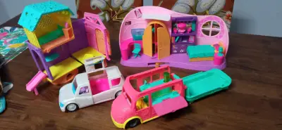 Lote de muñecas y accesorios de juguete - miniatura 2