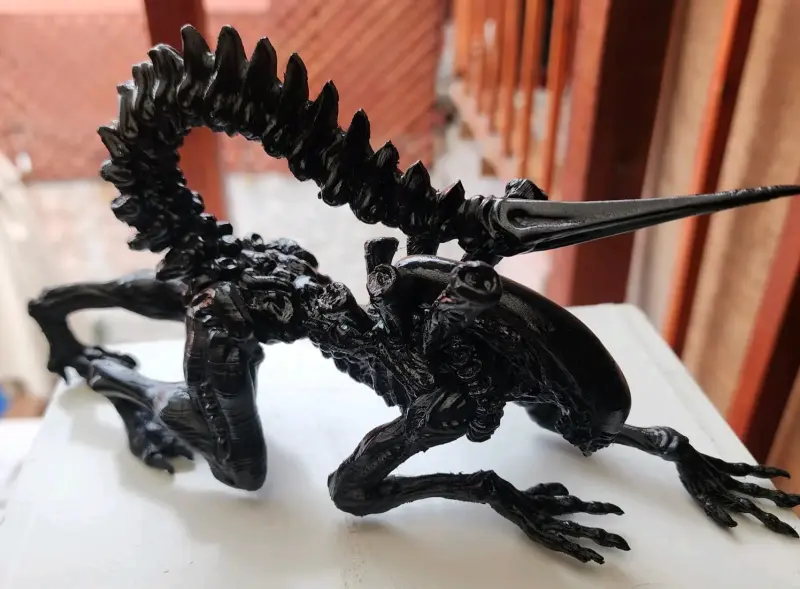 Figura de colección Alien Xenomorfo negra