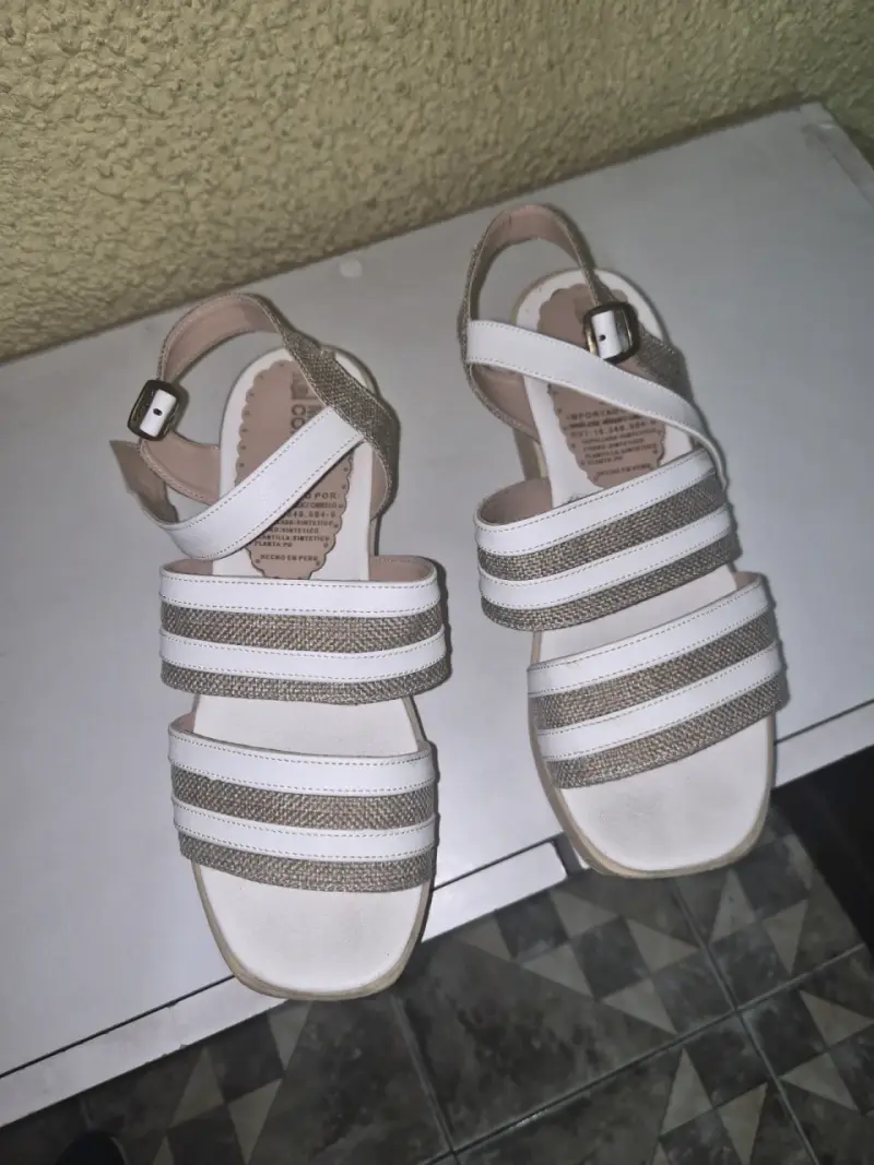 Sandalias plataforma Max Confort blancas y beige - 2