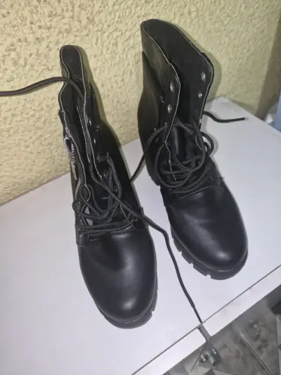 Botines negros con cierre y cordones - miniatura 2