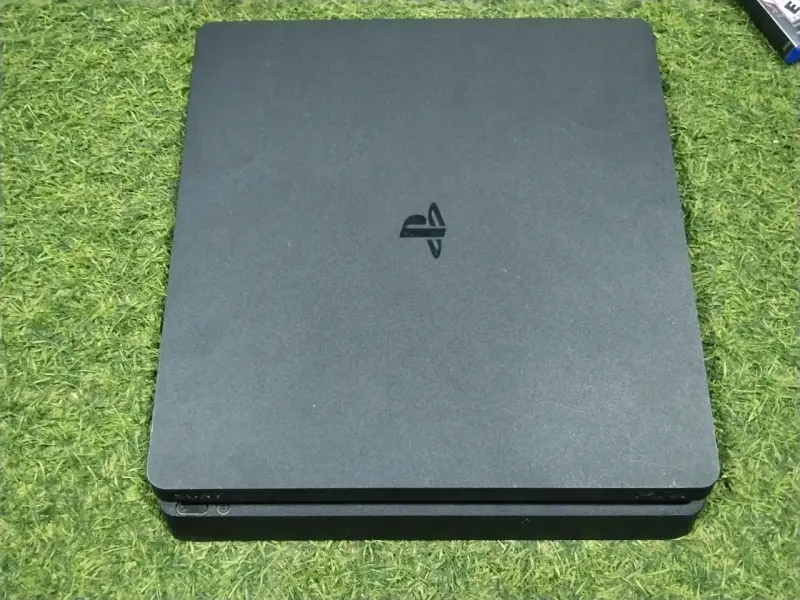 Consola PS4 con juegos y control - 2