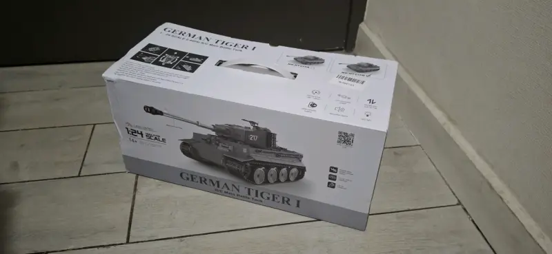 Tanque a control remoto gris con control - 5