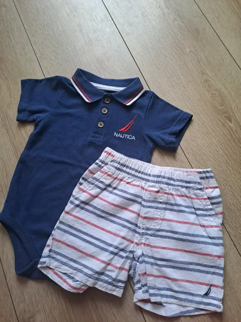 Conjunto de bebé Nautica azul y rayas