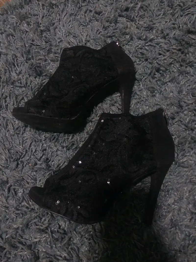 Botines de cuero negro con hebillas - 3