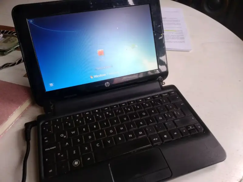 Notebook HP Mini con Windows 7 - 2
