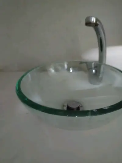 Mueble de baño con lavamanos de vidrio - miniatura 3