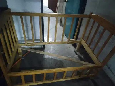 Mueble de baño con lavamanos de vidrio - miniatura 5