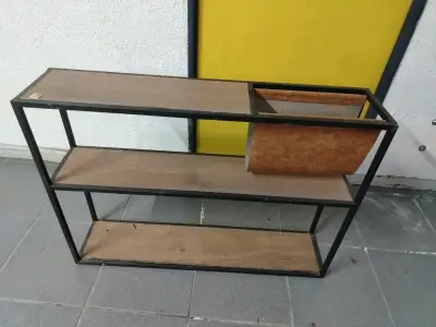 Estantería de metal y madera con diseño moderno - miniatura 1