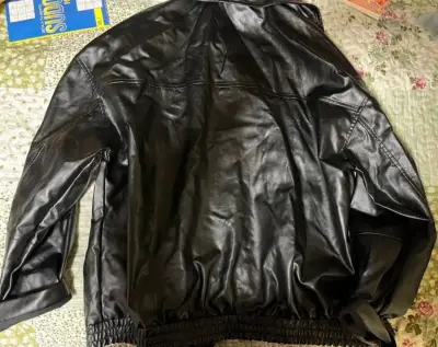 Chaqueta bomber XL cuerina - miniatura 3