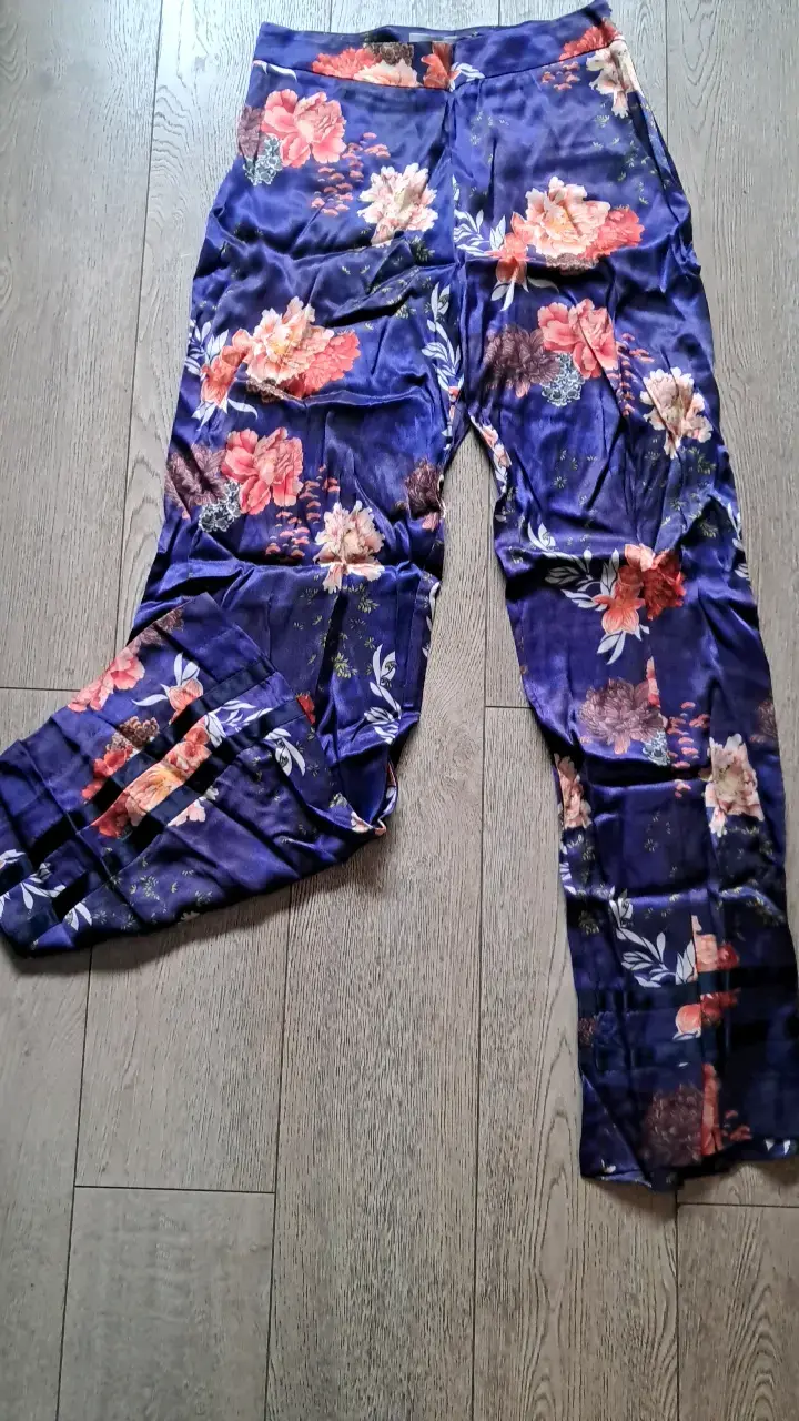Pantalones de rayon con estampado floral - 2