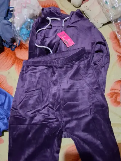 Conjunto deportivo de terciopelo C&C para mujer - miniatura 1