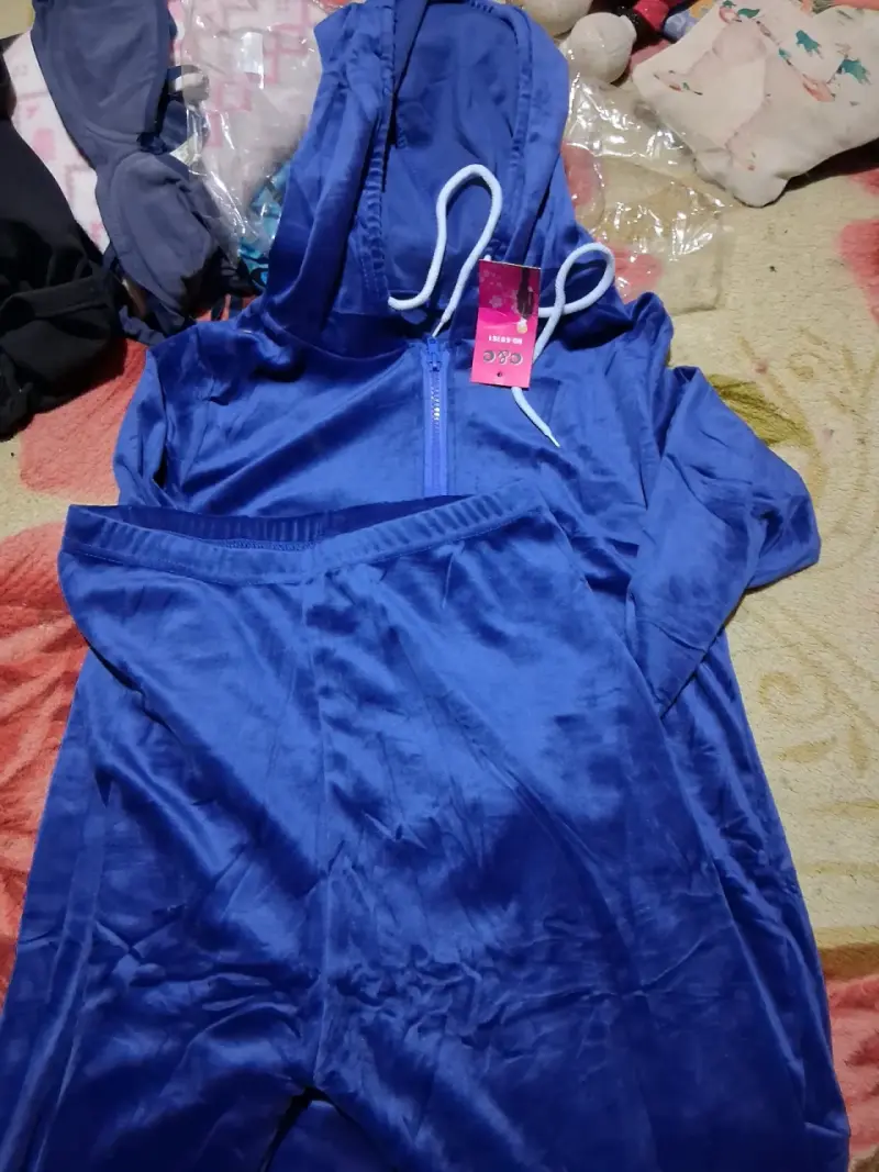 Conjunto deportivo de terciopelo C&C para mujer - 2