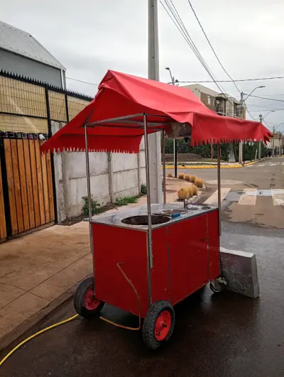 Carro de Comida Rápida con Toldo Rojo - miniatura 4