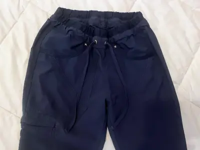 Pantalón clínico azul marino con bolsillos - miniatura 1