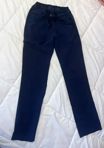 Pantalón clínico azul marino con bolsillos - miniatura 3