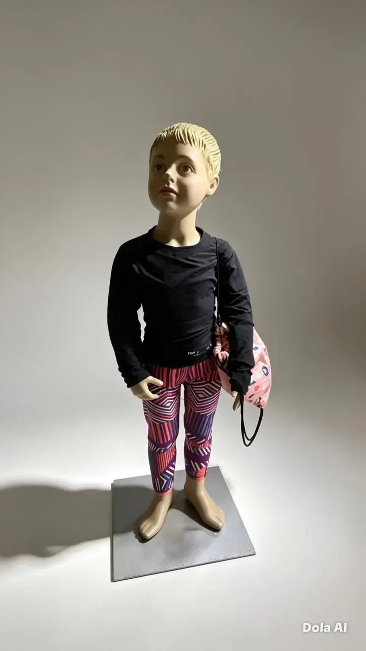 Maniquí Infantil con Ropa Deportiva y Bolso