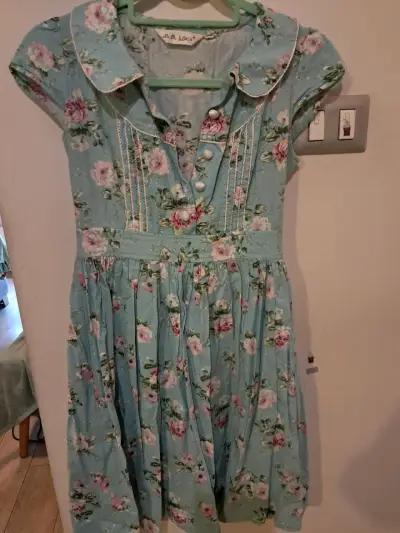 Vestido floral azul con diseño vintage - miniatura 2