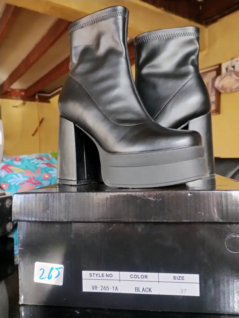 Botines de plataforma negros con cierre lateral - 3