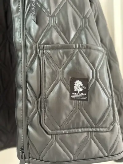 Chaqueta Negra Mujer. Wild Lama Nita - miniatura 2