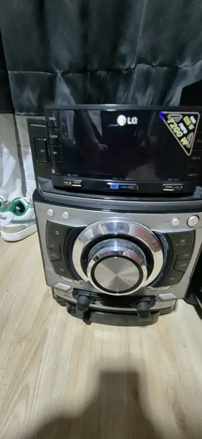 Sistema de sonido LG con X Metal Bass - miniatura 5