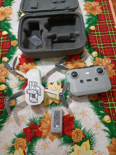 Drone DJI Mini 2 con Control Remoto y Estuche - miniatura 1