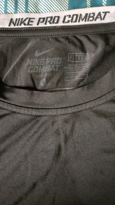 Polera deportiva negra Nike Pro Combat - miniatura 2
