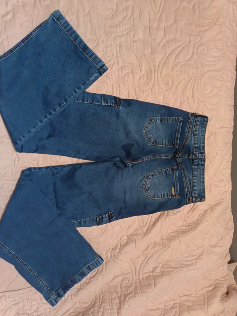 Jeans cargo de mezclilla azul para mujer - 3