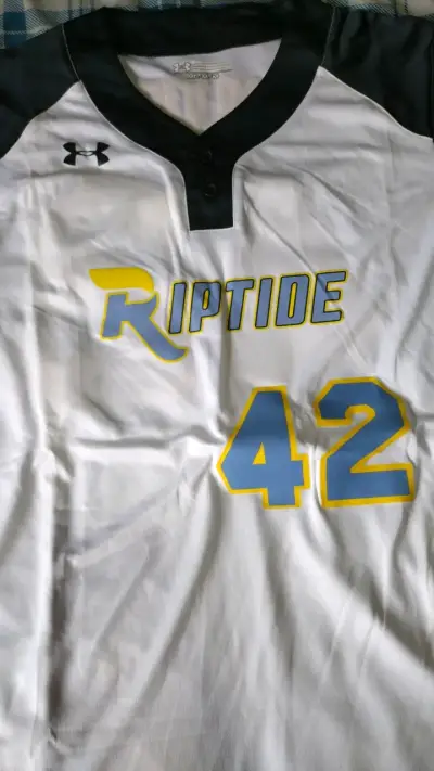 Camiseta deportiva Under Armour Riptide 42 - miniatura 3