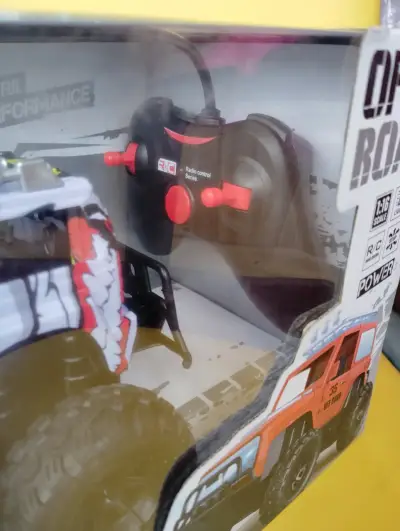 Camioneta RC Off-Road 4x4 a Control Remoto - miniatura 2