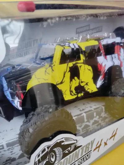 Camioneta RC Off-Road 4x4 a Control Remoto - miniatura 5