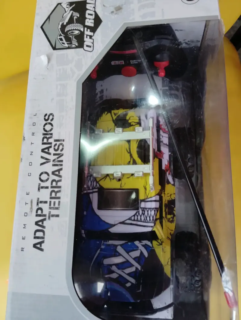 Camioneta RC Off-Road 4x4 a Control Remoto - 6