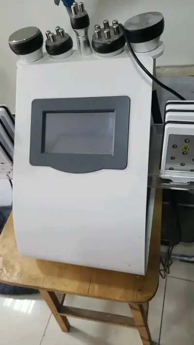 Máquina de Cavitación y Radiofrecuencia para Estética - miniatura 5