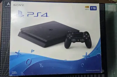 Consola Sony PS4 1TB - miniatura 1