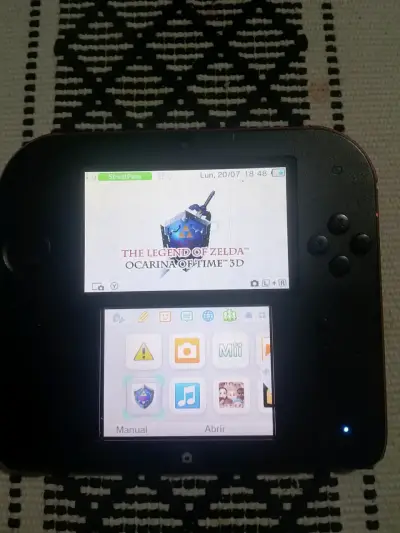 Nintendo 2DS con juego Zelda Ocarina of Time - miniatura 1