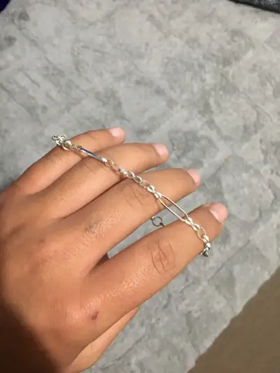 Pulsera de plata con diseño de eslabones - miniatura 1