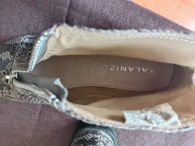 Botines de mujer con diseño de serpiente y cierre - miniatura 5