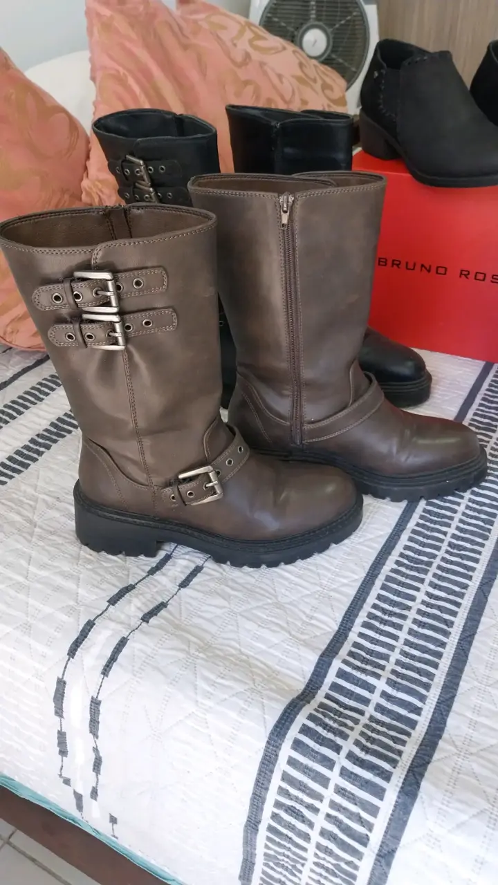 Botas de cuero con hebillas para mujer - 2