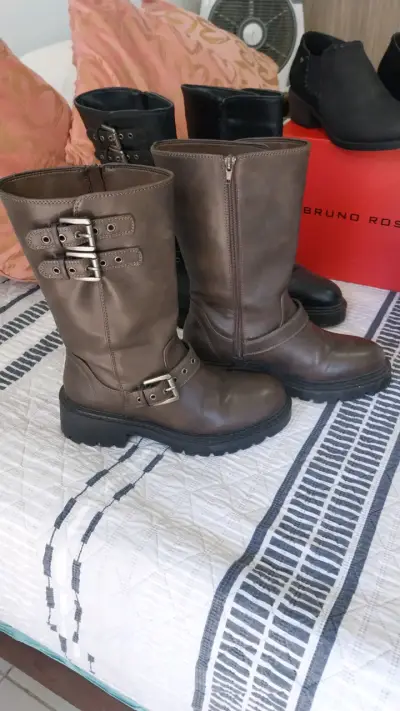 Botas de cuero con hebillas para mujer - miniatura 2
