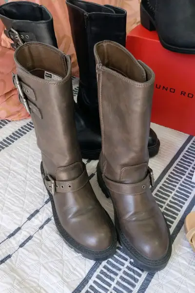 Botas de cuero con hebillas para mujer - miniatura 4