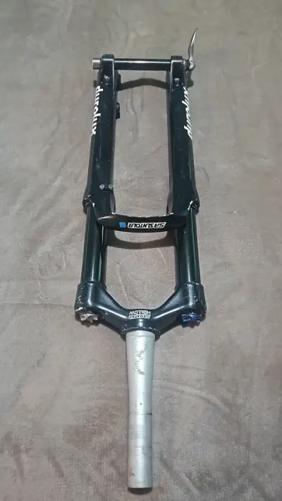 Horquilla de suspensión Zoom para bicicleta - miniatura 2