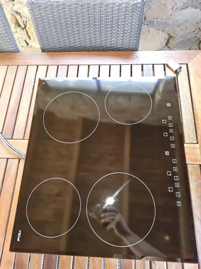 Encimera vitrocerámica de 4 quemadores FDV - 1