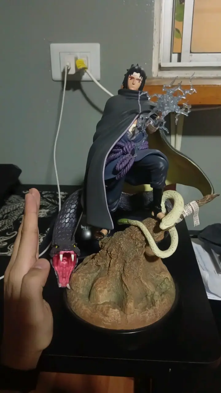 Figura resina Sasuke Uchiha - 1