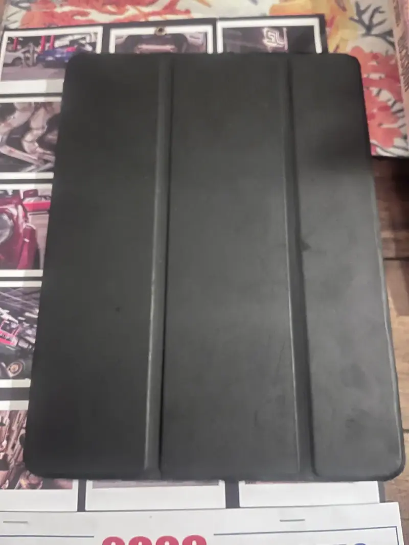 iPad novena generación 64GB con funda - 2