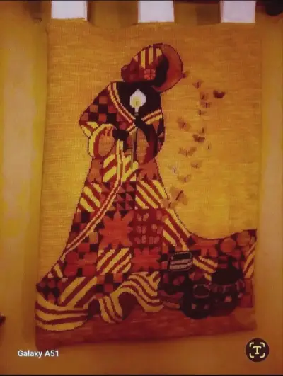 Tapiz decorativo artesanal con diseño étnico - miniatura 1