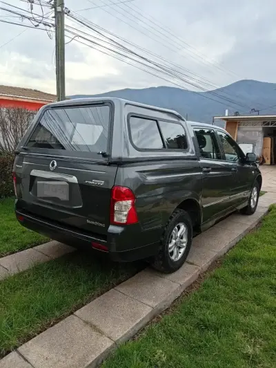 Camioneta SsangYong Actyon Sports 4x4 Gris Diésel - miniatura 1