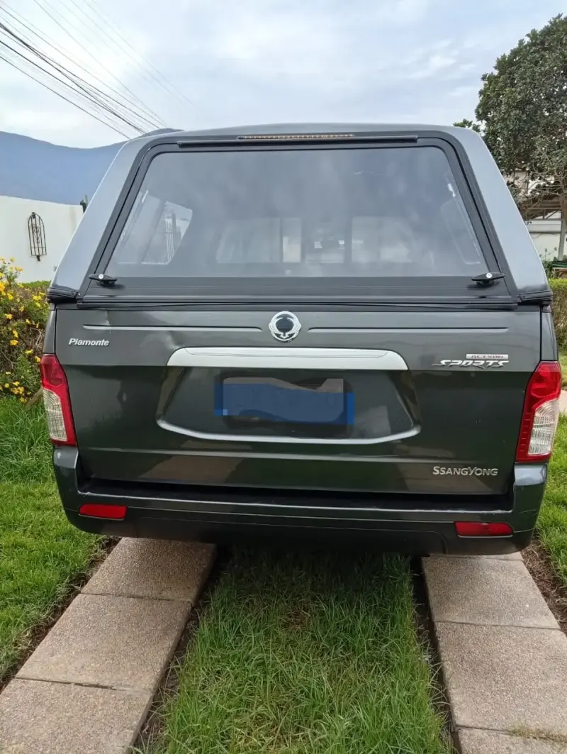 Camioneta SsangYong Actyon Sports 4x4 Gris Diésel - 4