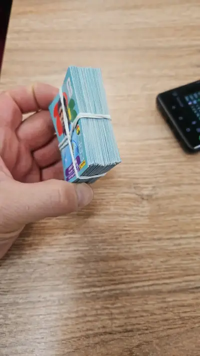 Lote de 100 cartas Panini Mundial 2022 - miniatura 1